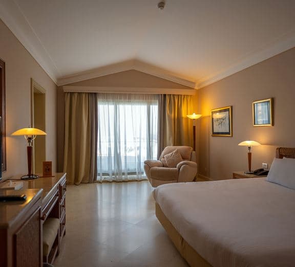 DELUXE SEA VIEW ROOM Номера