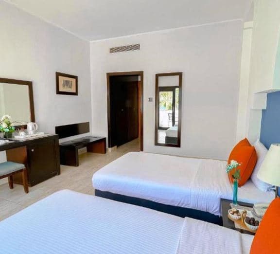 SUPERIOR ROOM POOL VIEW Номера