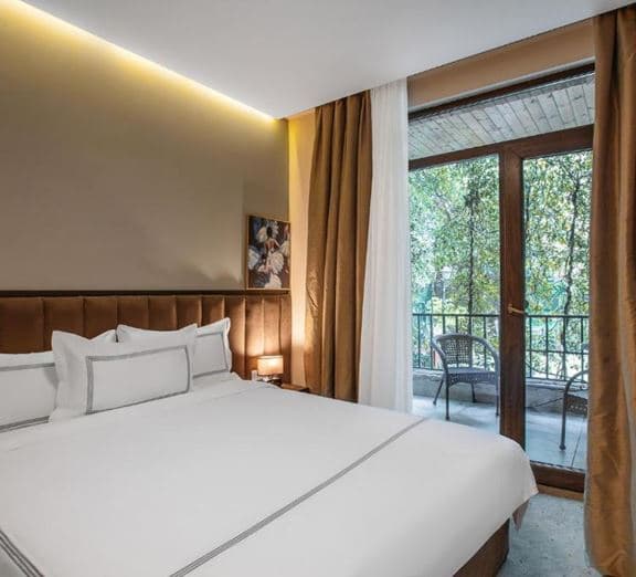 DELUXE DBL ROOM WITH BALCONY Номера