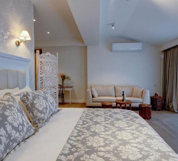 SUITE WITH TERRACE Номера