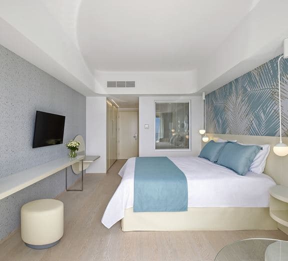 SUPERIOR ROOM (BALCONY) Номера