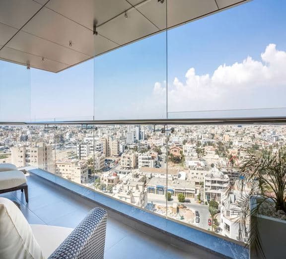 SUPERIOR ROOM (CITYVIEW, BALCONY) Номера