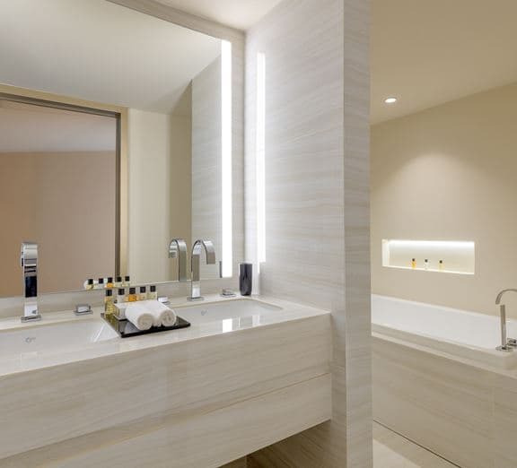 SUITE (SEAVIEW, BALCONY) Номера