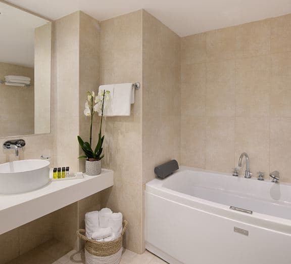 SUITE (SEAVIEW, BALCONY) Номера