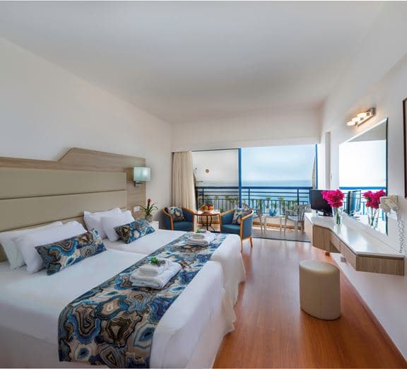standard side sea view Номера