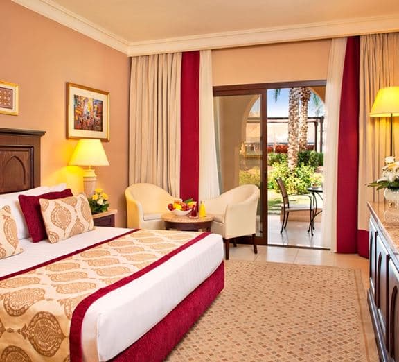 Superior Room Pool View Номера