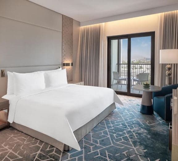 Deluxe Room Pool View Номера