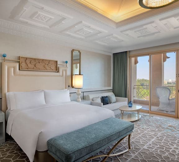 King Premier Golf Course View Room Номера