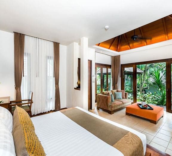 GARDEN SUITE WITH JACUZZI Номера