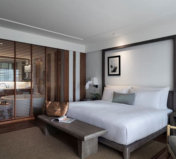 Royal Ocean View Suite Номера