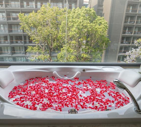 Deluxe Premier Pool View Room Номера
