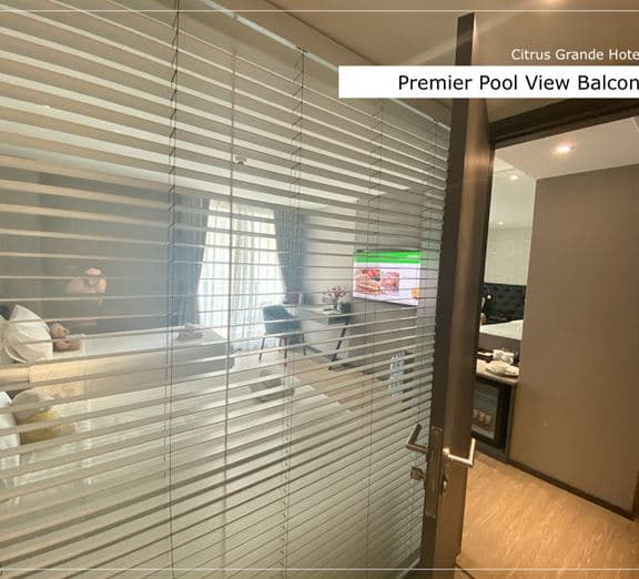 PREMIER POOL VIEW BALCONY Номера