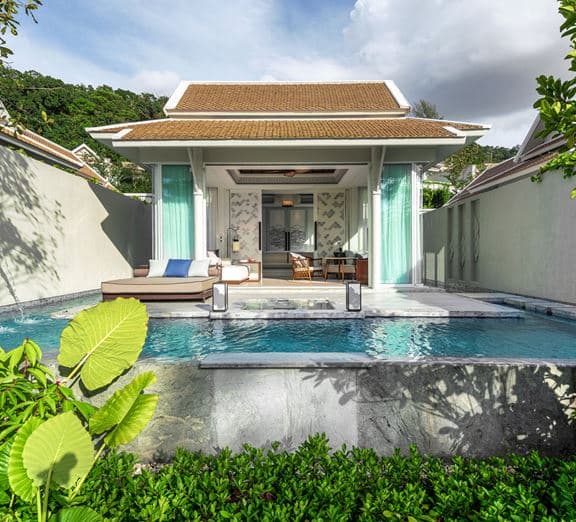Beachfront Pool Villa Номера