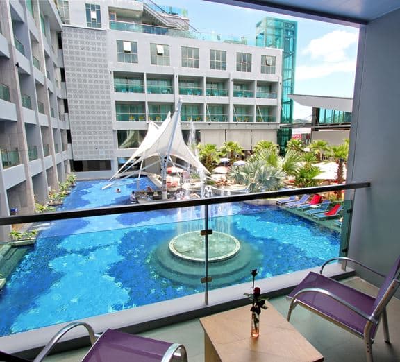 Deluxe Pool View Номера