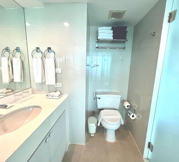Deluxe Pool View Номера