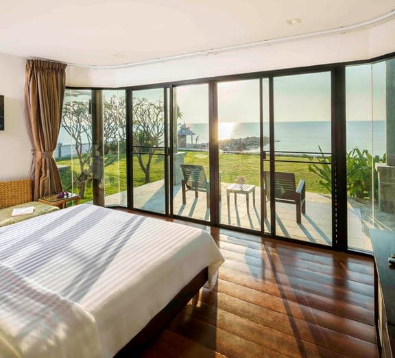 Beachfront Villa Номера