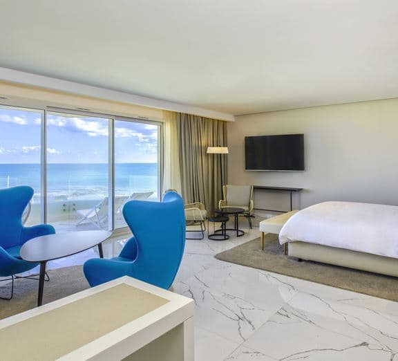 Panoramic Junior Suite Sea View Balcony Номера
