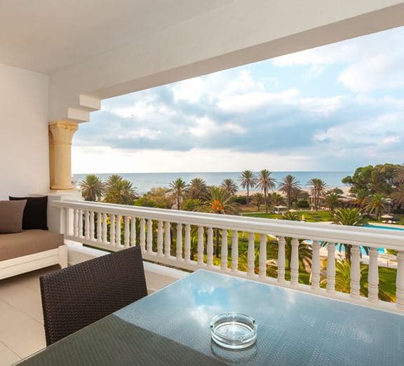 Junior Suite Sea And Pool View Номера