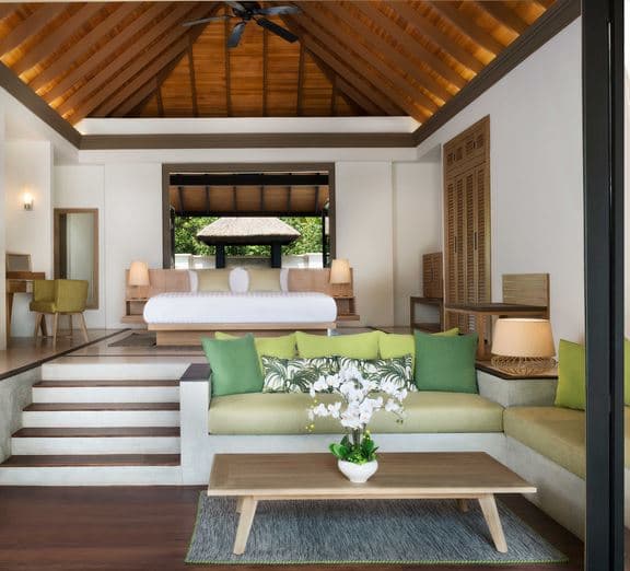 Beach Villa with Private Pool Номера