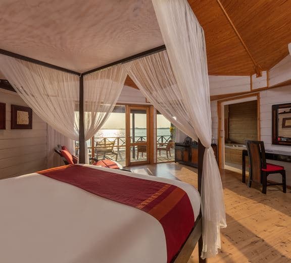 Jacuzzi Water Villa Номера