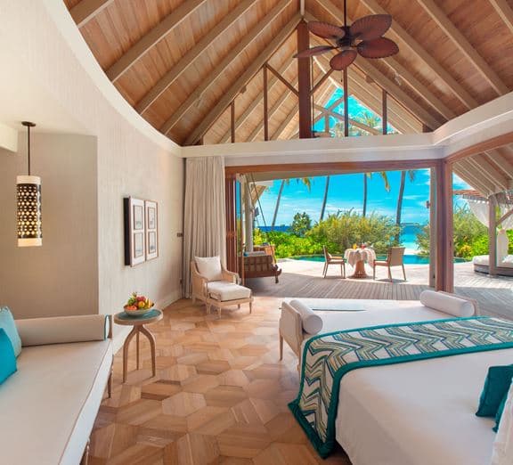 Beach Villa with Private Pool Номера