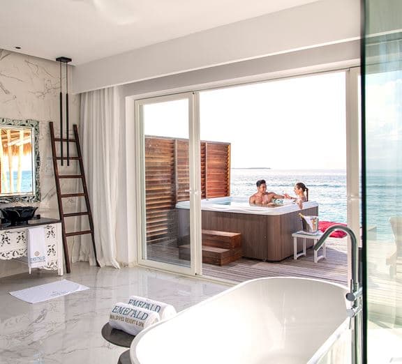 Jacuzzi Water Villa Номера