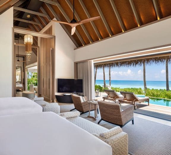 Beach Villa Pool Номера