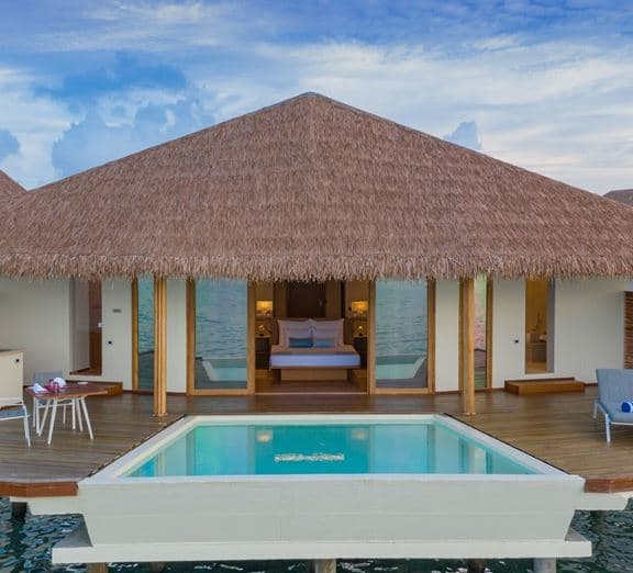 Water Suite with Pool Номера