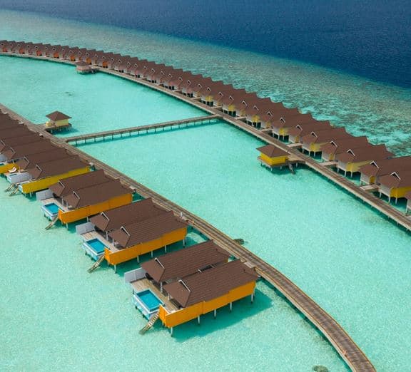 Lagoon Overwater villa with pool Номера