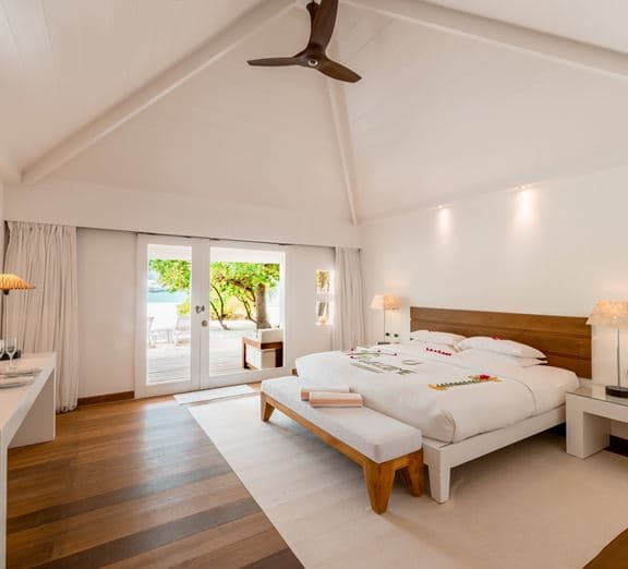 Beach Front Villa Номера