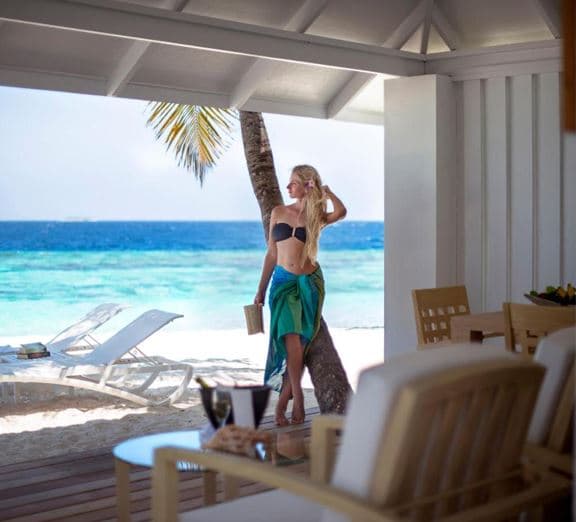 Beach Front Villa Номера