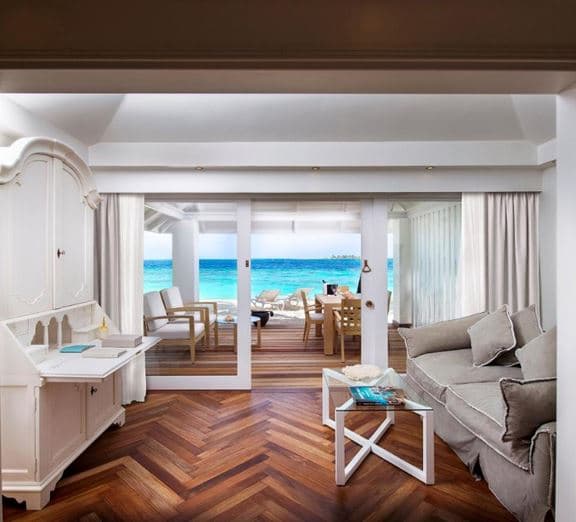Beach Front Junior Suite Номера