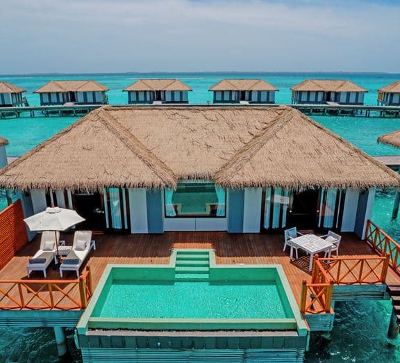 Water Villa with Pool Номера