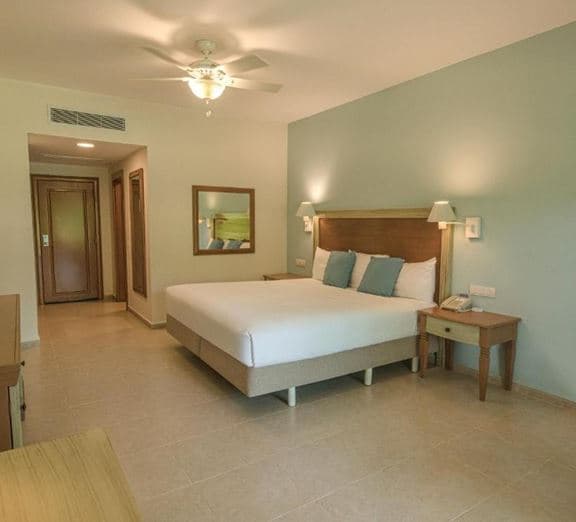 PREMIUM NEAR POOL Номера