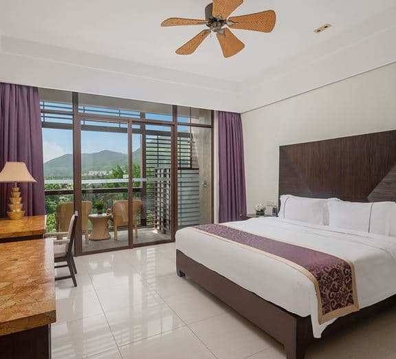 DELUXE GARDEN VIEW ROOM Номера