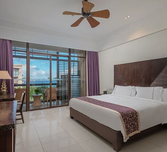 DELUXE SEA VIEW ROOM Номера