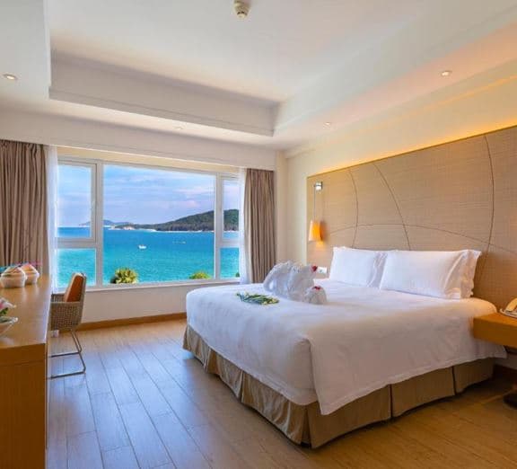 DELUXE SEA VIEW ROOM Номера
