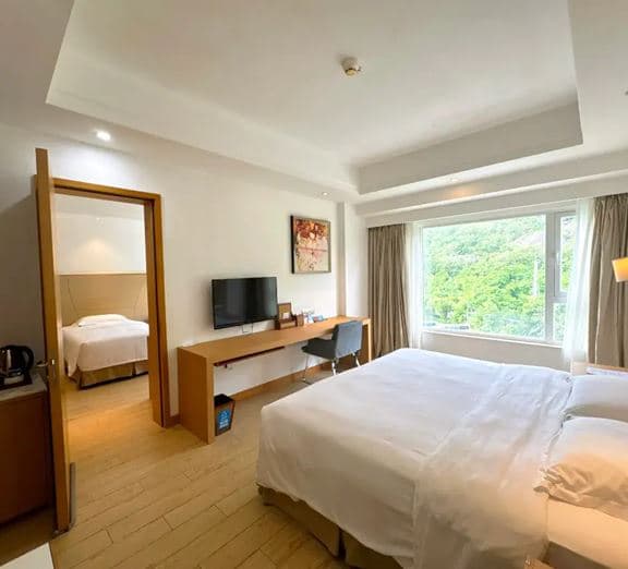 FAMILY MOUNTAIN VIEW CONNECTING ROOM (1 KING + 2 SINGLES) Номера