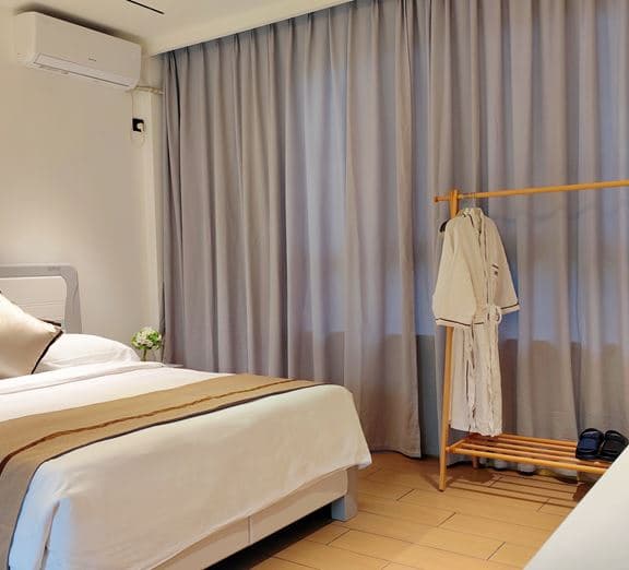 ELEGANT TWIN-BED SUITE Номера