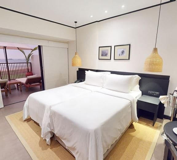 DELUXE BALCONY ROOM Номера