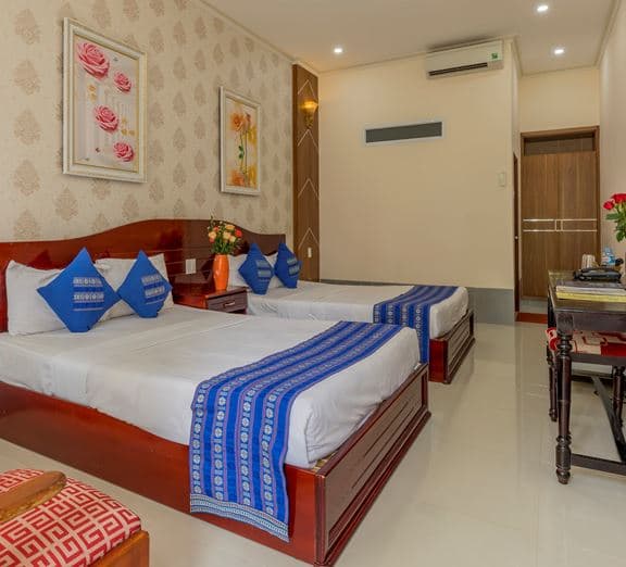 ROOM DELUXE GARDEN OR POOLVIEW BALCONY Номера