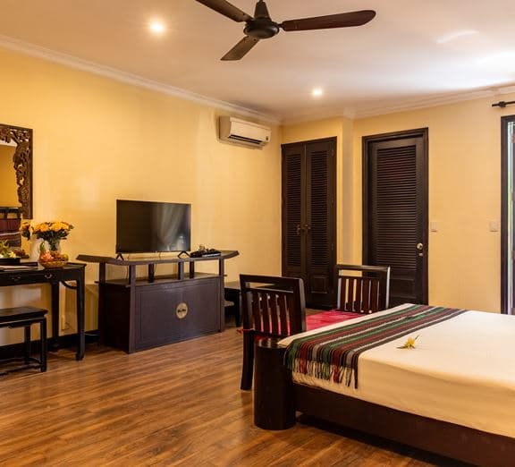 ROOM DELUXE GARDEN VIEW BALCONY Номера