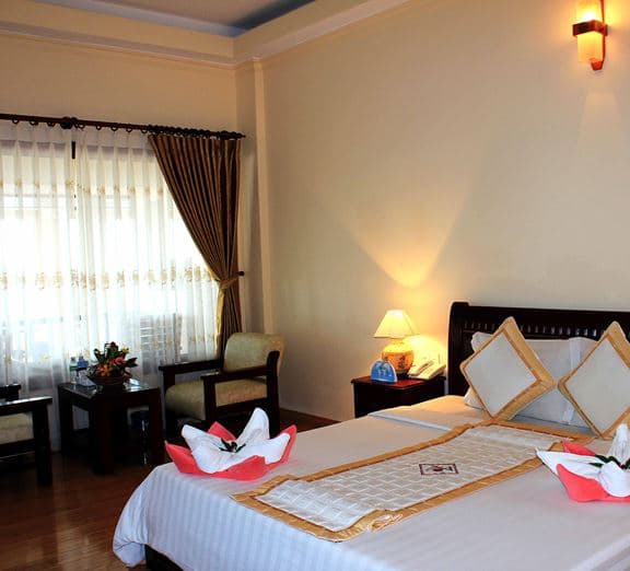 ROOM DELUXE POOL VIEW AT HILL SIDE WITH BALCONY Номера