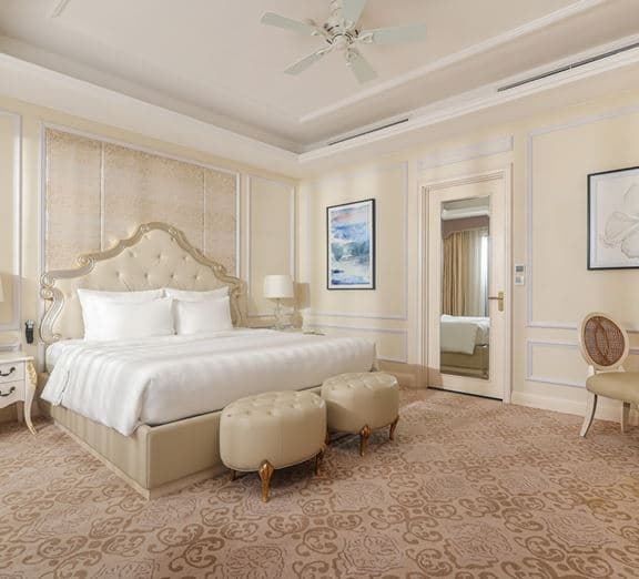 DELUXE SUITE OCEAN VIEW WITH BALCONY Номера