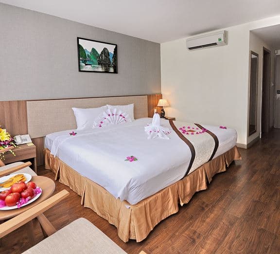SENIOR ROOM WITH BALCONY Номера