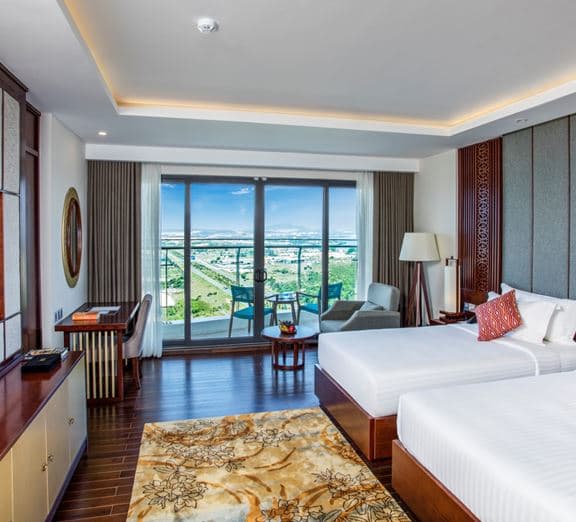 DELUXE WITH BALCONY Номера