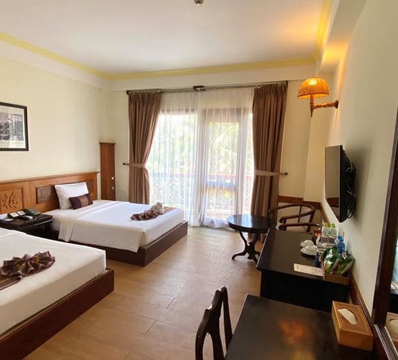 ROOM DELUXE GARDEN VIEW BALCONY Номера