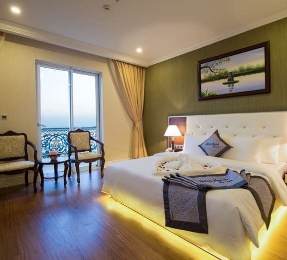 SUITE SEA VIEW WITH BALCONY Номера