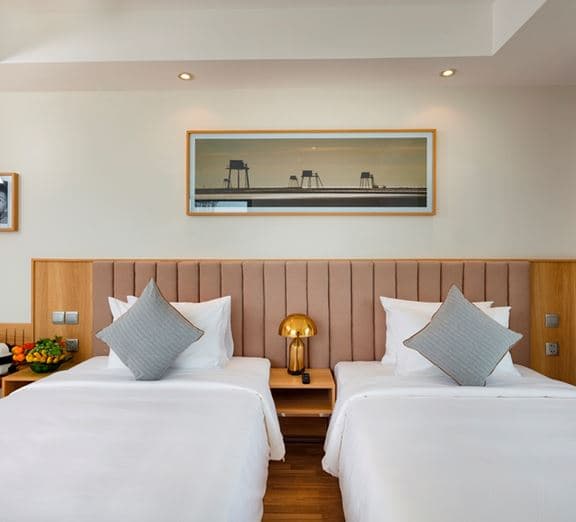 SENIOR DELUXE WITH FRENCH BALCONY Номера