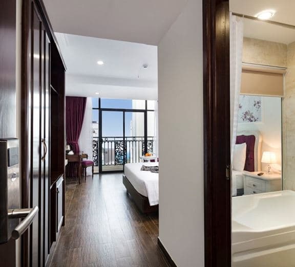 EXECUTIVE DOUBLE WITH BALCONY Номера